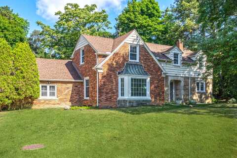 60 Devon Road, Bloomfield Hills, MI 48302