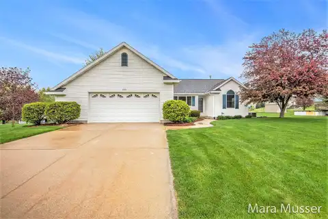 893 Camellia Lane, Wayland, MI 49348