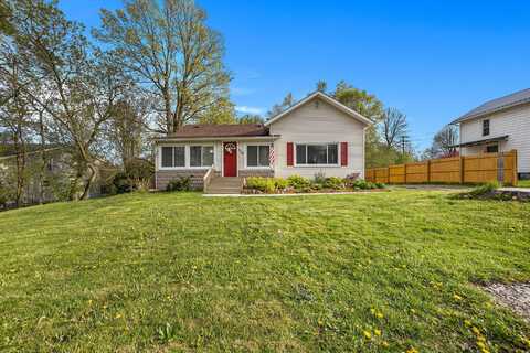 220 W Division Street NE, Rockford, MI 49341