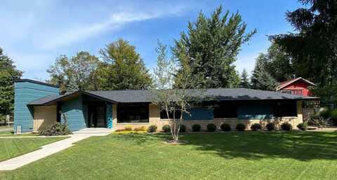 460 Fremont Street, Douglas, MI 49406
