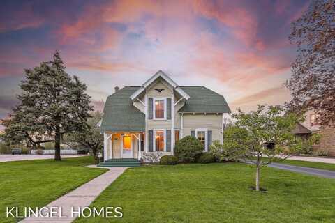 223 E Savidge Street, Spring Lake, MI 49456
