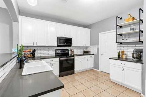 221 Brookdale Drive, Midlothian, TX 76065