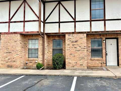 1231 Dallas Drive, Denton, TX 76205