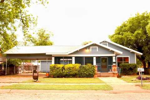 605 W Lamar Street, Winters, TX 79567