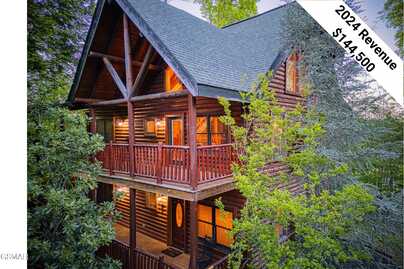 1661 Mountain Lodge Way, Sevierville, TN 37862