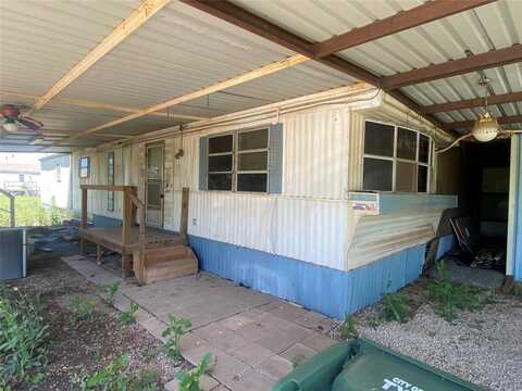 105 Metro Drive, Tye, TX 79563
