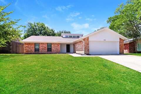 2000 Sexton Drive, Arlington, TX 76015
