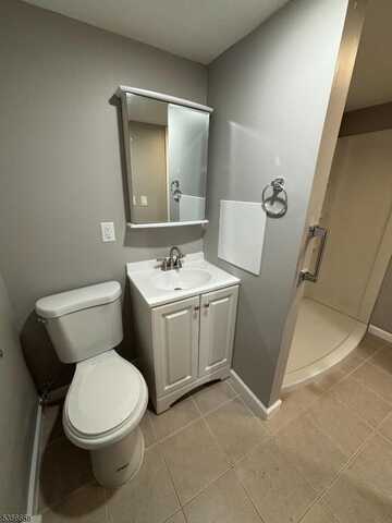 67 Grumman Ave, Newark, NJ 07112