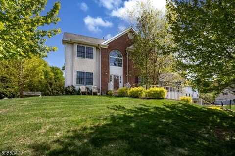 15 Mckelvie St, Mount Olive Twp., NJ 07828