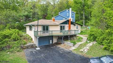 2 Ridge Road E, Vernon, NJ 07422