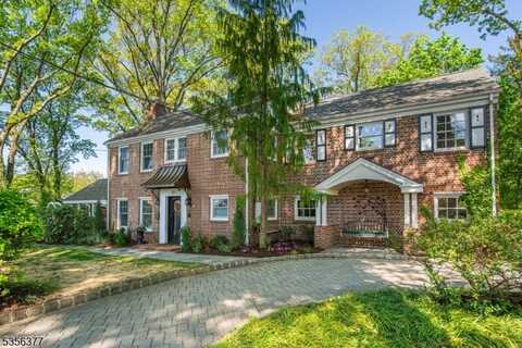 25 Hillcrest Rd, Mountain Lakes, NJ 07046