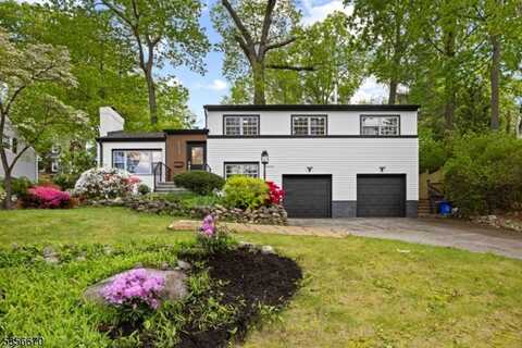 56 Ronald Ct, Ramsey, NJ 07446