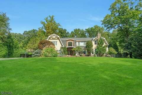 13 Split Rock Rd, Upper Saddle River, NJ 07458