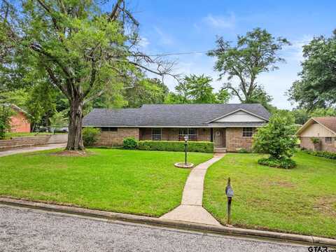 306 Dellwood Dr, Mount Pleasant, TX 75455