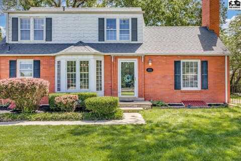 3006 Farmington Rd, Hutchinson, KS 67502