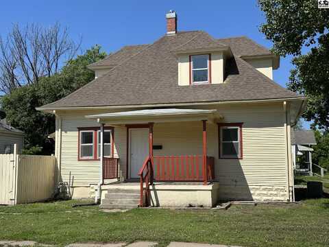 1219 N Washington St, Hutchinson, KS 67502