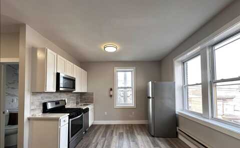 6611 BROADWAY, West New York, NJ 07093