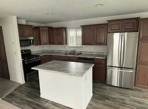 725 W. Thornton Avenue, Hemet, CA 92543