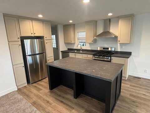 725 W. Thornton Avenue, Hemet, CA 92543