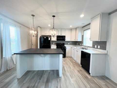 46000 Geddes Road, Canton, MI 48188