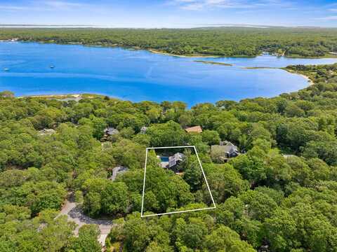 32 Oyster Pond Lane, East Hampton, NY 11937