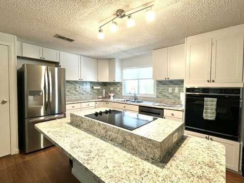 1405 82nd Avenue, Vero Beach, FL 32966