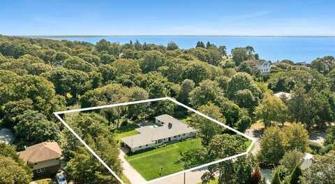 10 Lenape Road, Southampton, NY 11968