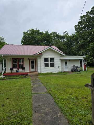 502 S 3rd St, Paris, AR 72855