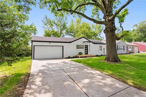 2101 Somerset Drive, Prairie Village, KS 66206