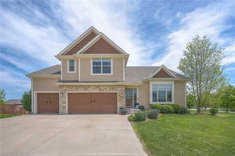 10111 N Tullis Drive, Kansas City, MO 64157