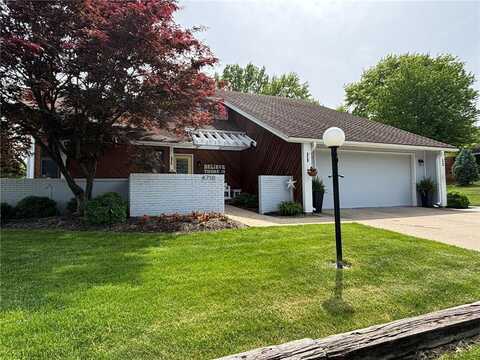 4710 Woodfield Drive, Saint Joseph, MO 64506