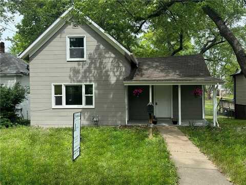 1207 S 2nd Street, Leavenworth, KS 66048