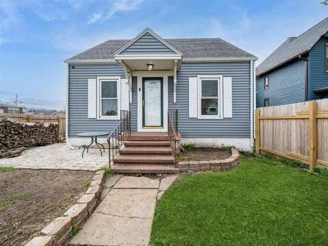 901 NW A Avenue, CedarRapids, IA 52405