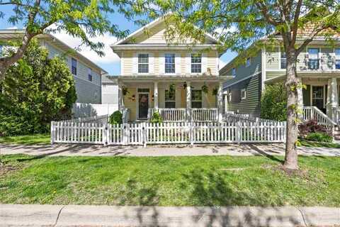 946 Ball St, IowaCity, IA 52245