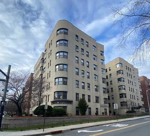 311 Main St, White Plains, NY 10601