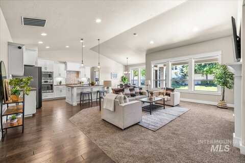 495 W Tall Prairie Dr, Meridian, ID 83642