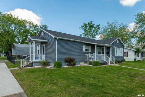 201 N MAPLE Street, Christopher, IL 62822