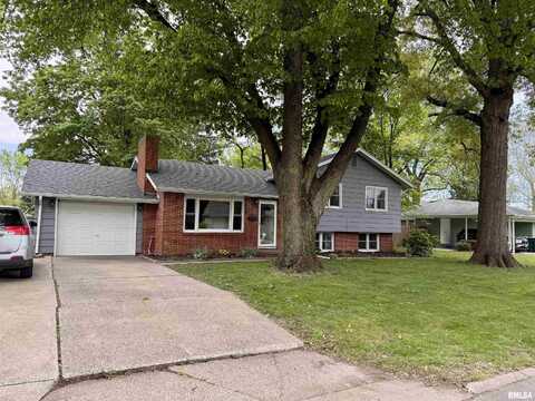 940 MEMORIAL Drive, Macomb, IL 61455