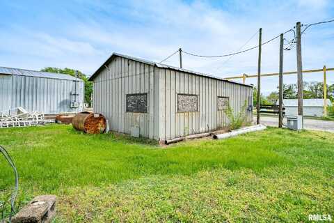 100 S MAIN Street, Forest City, IL 61532
