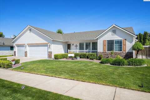 8415 Queensbury Dr, Pasco, WA 99301