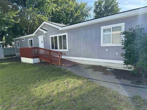 6633 Desert View Dr., West Richland, WA 99353