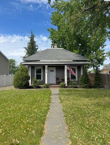 1312 Grant Ave, Prosser, WA 99350