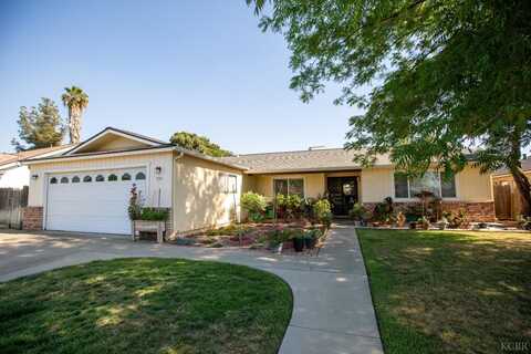 539 Hazelwood Drive, Lemoore, CA 93245