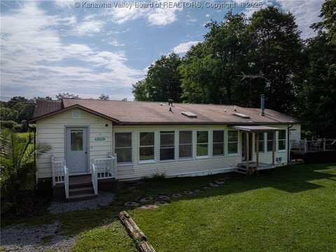 28 Tracy Lane, Summersville, WV 26651