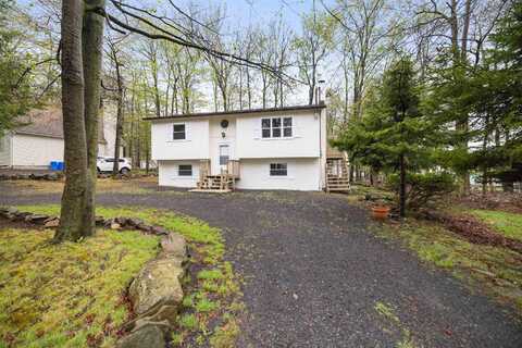 8066 Red Squirrel Drive, Tobyhanna, PA 18466