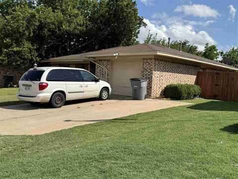 5712 NW Chestnut Ln, Lawton, OK 73505