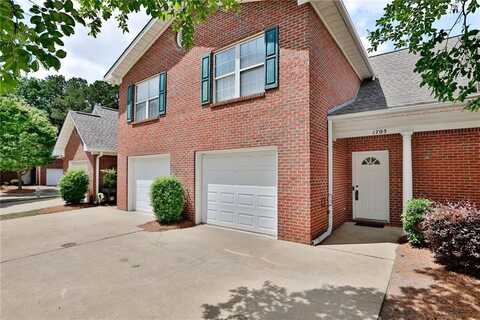 2428 E UNIVERSITY DRIVE, AUBURN, AL 36830