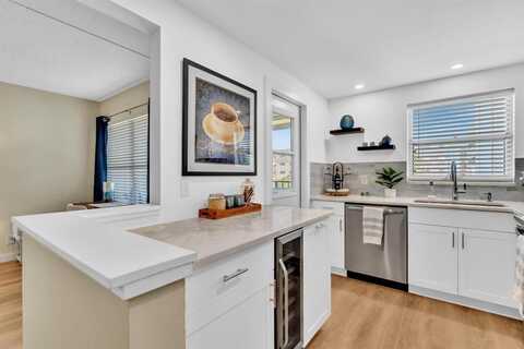 810 SE 7th St, Deerfield Beach, FL 33441