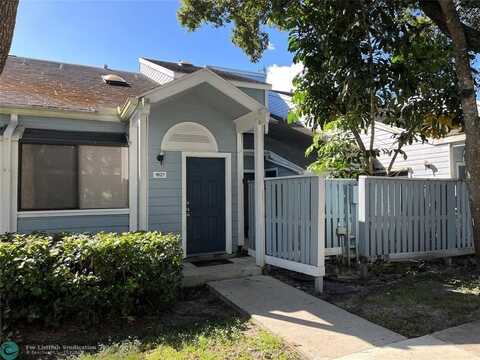 1821 Racquet Ct, North Lauderdale, FL 33068