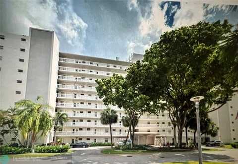 2555 NE 11th St, Fort Lauderdale, FL 33304